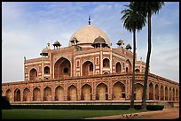 Main mausoleum, Humayun's tomb. New Delhi, India (color)