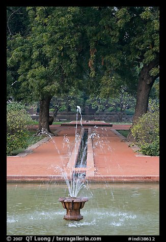 Basin and Mughal-style watercourses, Humayun's tomb. New Delhi, India (color)