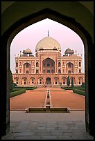 Cenotaph seen through entrance gate. New Delhi, India (color)