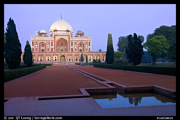 Main mausoleum at dusk, Humayun's tomb,. New Delhi, India (color)
