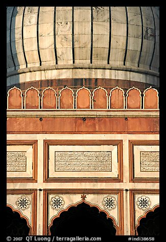 Dome and arches detail, Jama Masjid. New Delhi, India (color)