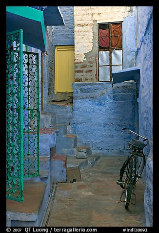 Blue alley with bicycle. Jodhpur, Rajasthan, India (color)