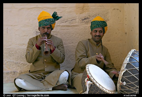 Flute and drum players, Mehrangarh Fort. Jodhpur, Rajasthan, India