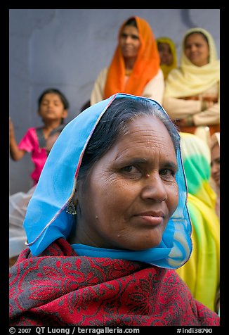 Woman wearing hijab. Jodhpur, Rajasthan, India (color)