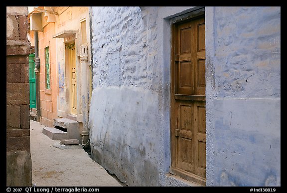 Narrow street. Jodhpur, Rajasthan, India