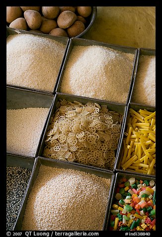 Grains and other foods,  Sardar market. Jodhpur, Rajasthan, India