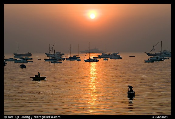 Mumbai harbor, sunrise. Mumbai, Maharashtra, India
