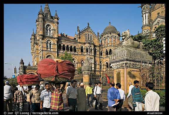 Crowd in front of Chhatrapati Shivaji Terminus. Mumbai, Maharashtra, India (color)