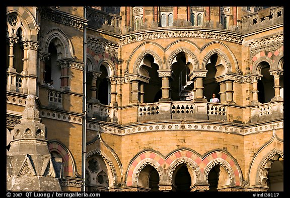 Arched openings on facade, Chhatrapati Shivaji Terminus. Mumbai, Maharashtra, India (color)