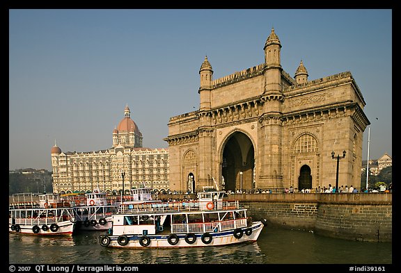 Gateway of India and Taj Mahal Palace, morning. Mumbai, Maharashtra, India