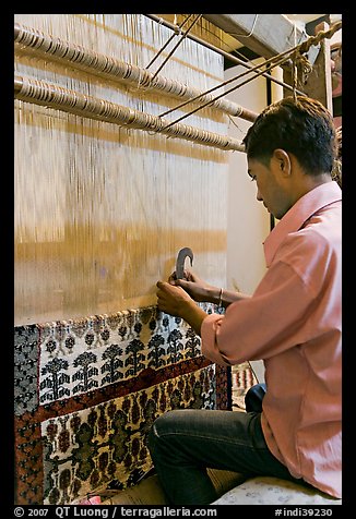 Man making a carpet. Agra, Uttar Pradesh, India (color)