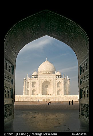 Taj Mahal seen through arch of Jawab, morning. Agra, Uttar Pradesh, India