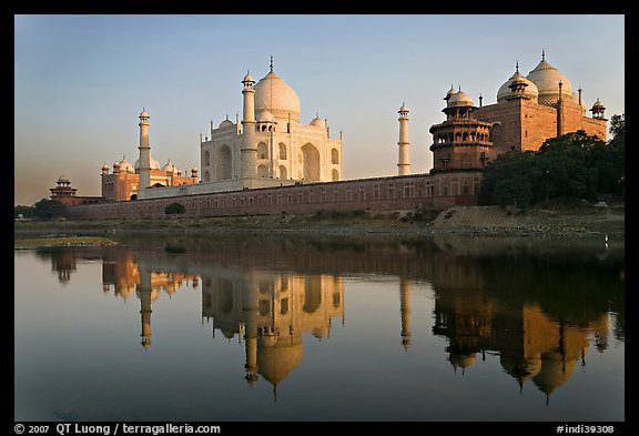 Jawab, Taj Mahal, and Taj Mahal mosque. Agra, Uttar Pradesh, India