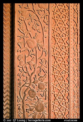 Intricate carvings on the Rumi Sultana building. Fatehpur Sikri, Uttar Pradesh, India