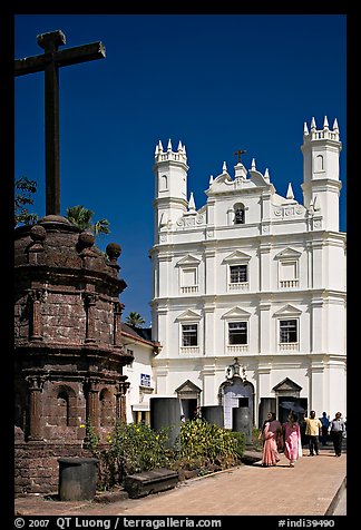 Cross and church of St Francis of Assisi, Old Goa. Goa, India