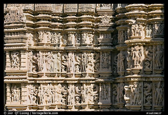 Sculptures on the outside of Kadariya-Mahadeva temple. Khajuraho, Madhya Pradesh, India