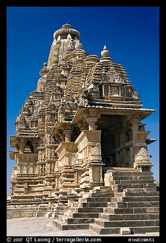 Visvanatha temple. Khajuraho, Madhya Pradesh, India (color)