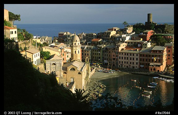 Harbor and Castello Doria (11th century), late afternoon, Vernazza. Cinque Terre, Liguria, Italy