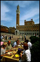 Outdoor dinning on Piazza Del Campo. Siena, Tuscany, Italy