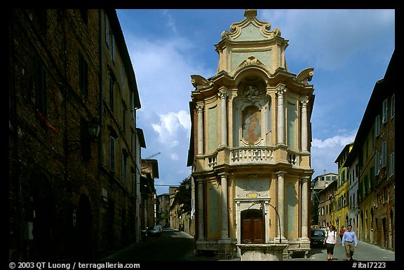 Decorated house. Siena, Tuscany, Italy (color)