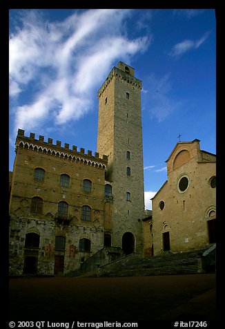 Palazzo del Popolo, Torre Grossa, Duomo, early morning. San Gimignano, Tuscany, Italy