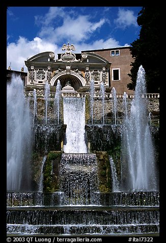 Largest fountain in the gardens of Villa d'Este. Tivoli, Lazio, Italy