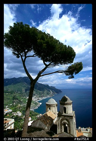 Spectacular view on the Gulf from the terraces of Villa Rufulo, Ravello. Amalfi Coast, Campania, Italy