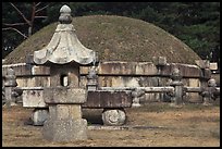 Bongbun and Honnyuseok, Seolleung, Samreung Gongwon. Seoul, South Korea (color)