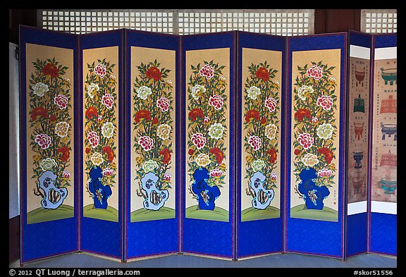 Folding screen, Jaegung, Jongmyo. Seoul, South Korea (color)