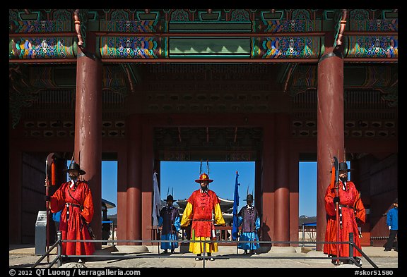 Guards at Heugnyemun gate, Gyeongbokgung. Seoul, South Korea