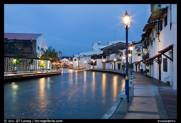 Lights, Melaka riverside. Malacca City, Malaysia (color)