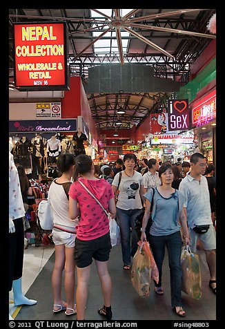 Shoppers, Bugis Street Market. Singapore (color)