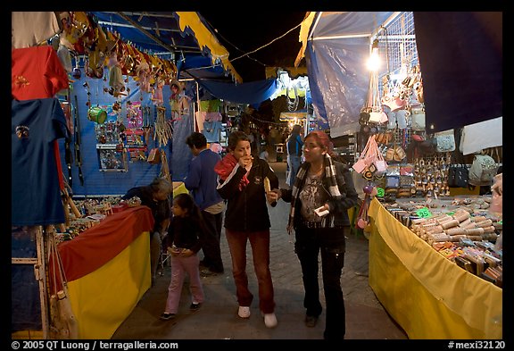 Arts and craft night market, Tlaquepaque. Jalisco, Mexico (color)