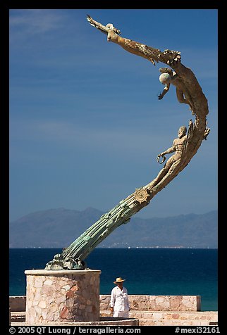 Sculpture called Los Milenios by Fernando Banos on waterfront, Puerto Vallarta, Jalisco. Jalisco, Mexico