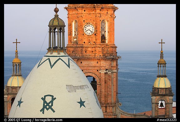 Templo de Guadalupe Cathedral and ocean, early morning, Puerto Vallarta, Jalisco. Jalisco, Mexico (color)