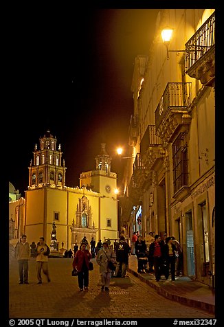 Plaza de la Paz and Basilica de Nuestra Senora de Guanajuato at night. Guanajuato, Mexico (color)
