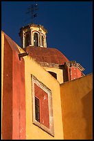 Walls and dome of Templo de San Roque, early morning. Guanajuato, Mexico ( color)
