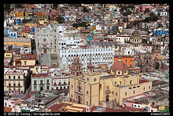 Basilic and University in the center of the town. Guanajuato, Mexico (color)