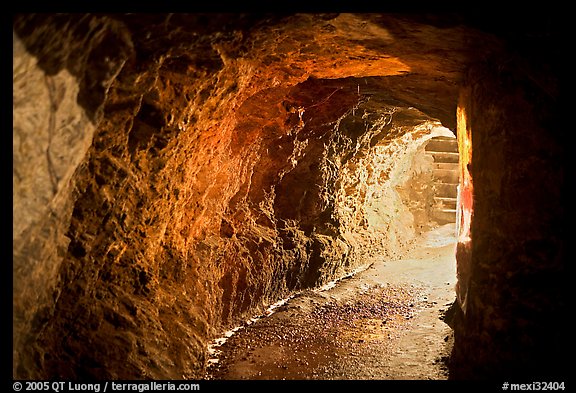 Shaft of La Valenciana mine. Guanajuato, Mexico (color)