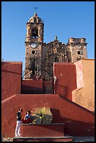 Girls in front of La Valenciana church, late afternoon. Guanajuato, Mexico (color)