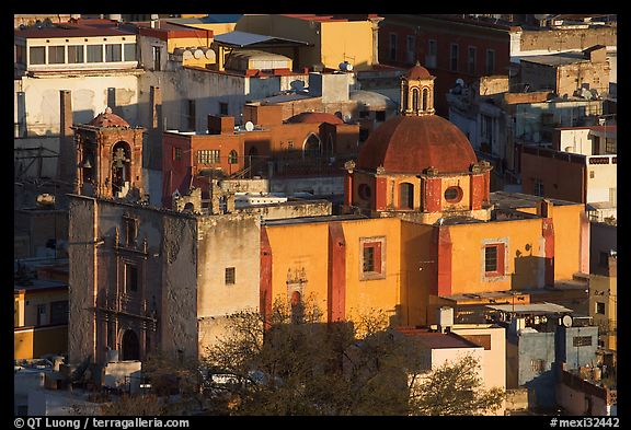 Church San Roque, early morning. Guanajuato, Mexico (color)