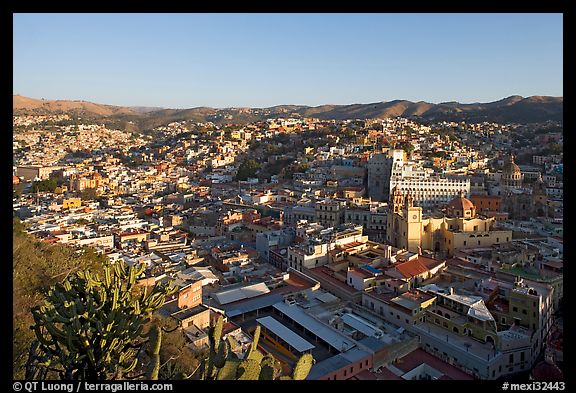 Panoramic view of the historic town center, early morning. Guanajuato, Mexico
