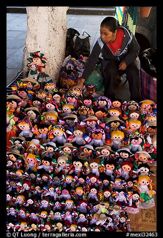 Woman selling Traditional puppets. Guanajuato, Mexico (color)