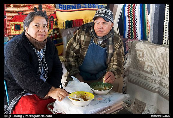 Couple eating in the street. Guanajuato, Mexico