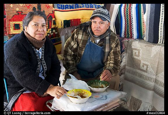 Couple eating in the street. Guanajuato, Mexico (color)