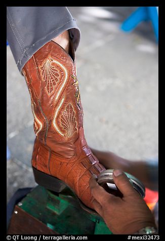 Mexican boot being polished. Guanajuato, Mexico