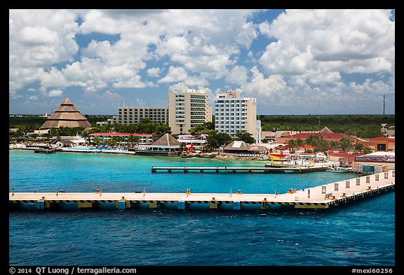 Puerta Maya. Cozumel Island, Mexico (color)