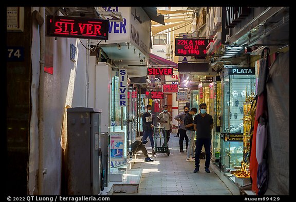 Alley in Gold Souk, Deira. United Arab Emirates (color)