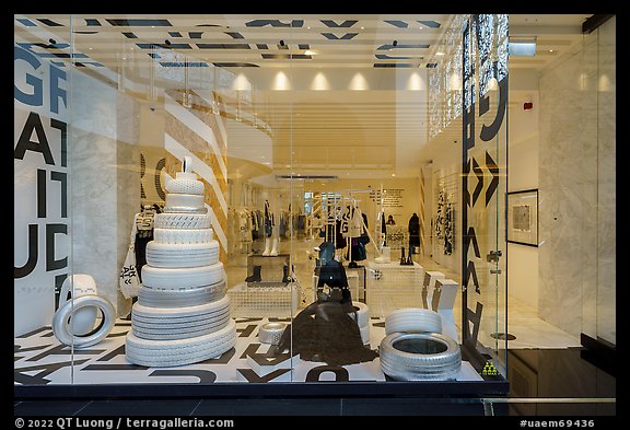 Window display, Mail of the Emirates. United Arab Emirates (color)