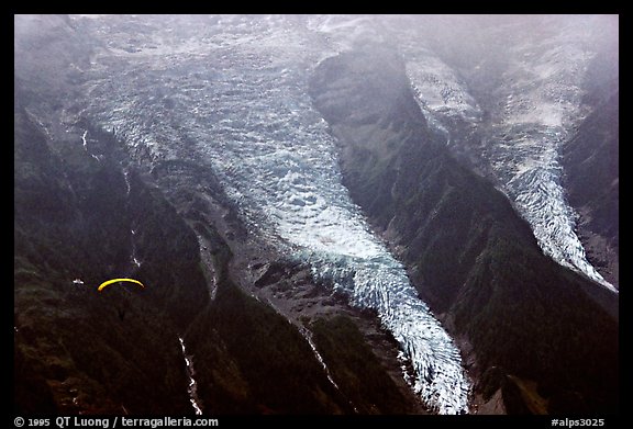 The Bossons glacier, the highest icefall in the Alps. Alps, France (color)
